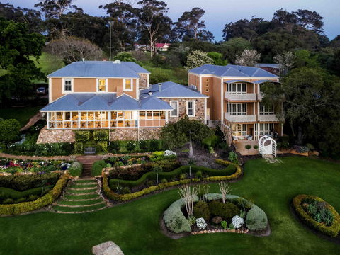 Grand Mercure Basildene Manor - Accommodation Bookings 0