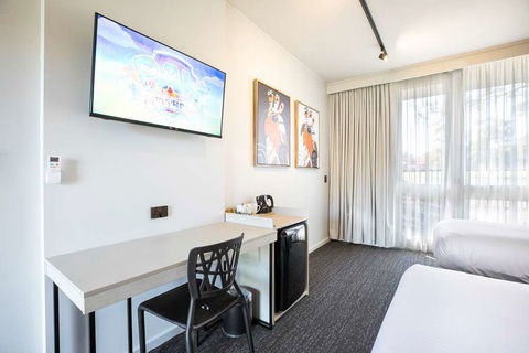 Nightcap At Sandown Park Hotel - Accommodation Bookings 2