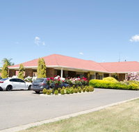 Pines Country Club Motor Inn - Accommodation Bookings