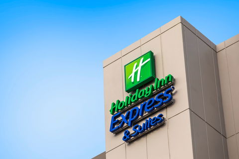 Holiday Inn Express/Stes Sunshine Coast - Accommodation Bookings 2
