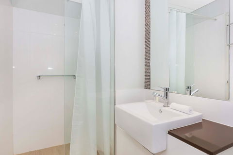 Astra Apartments Perth - Accommodation Bookings 4