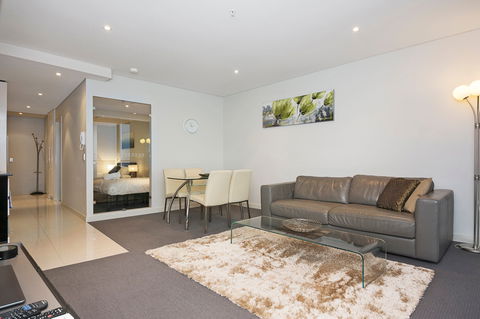 Astra Apartments Perth - Accommodation Bookings 6
