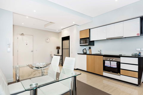 Astra Apartments Perth - Accommodation Bookings 8