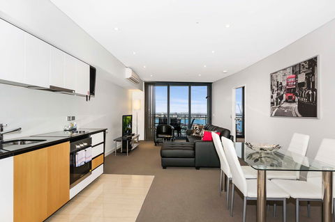 Astra Apartments Perth - Accommodation Bookings 9
