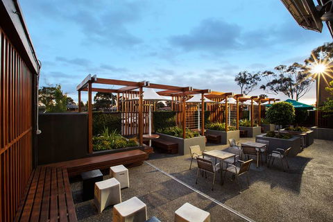 Nightcap At Keysborough Hotel - Accommodation Bookings 9