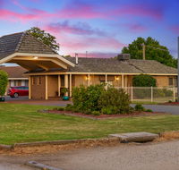 Stagecoach Motel