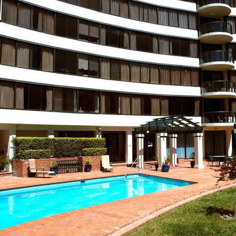 BreakFree Capital Tower - Accommodation Bookings 10