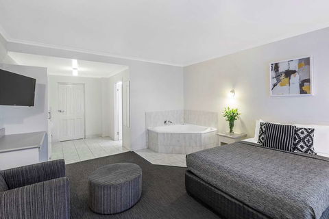 Best Western Cathedral Motor Inn - Accommodation Bookings 12
