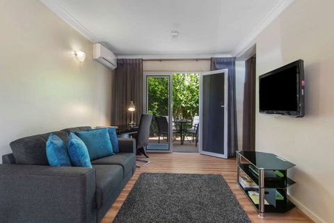 The Peninsula Riverside Apartments - Accommodation Bookings 3