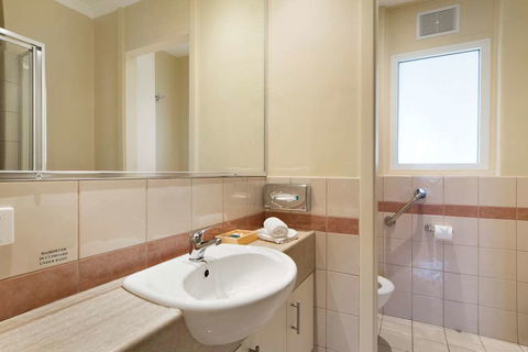 The Peninsula Riverside Apartments - Accommodation Bookings 6