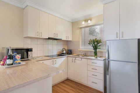 The Peninsula Riverside Apartments - Accommodation Bookings 16