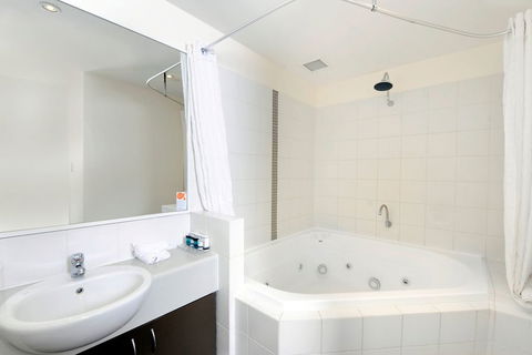 Assured Ascot Quays Apartment Hotel - Accommodation Bookings 7