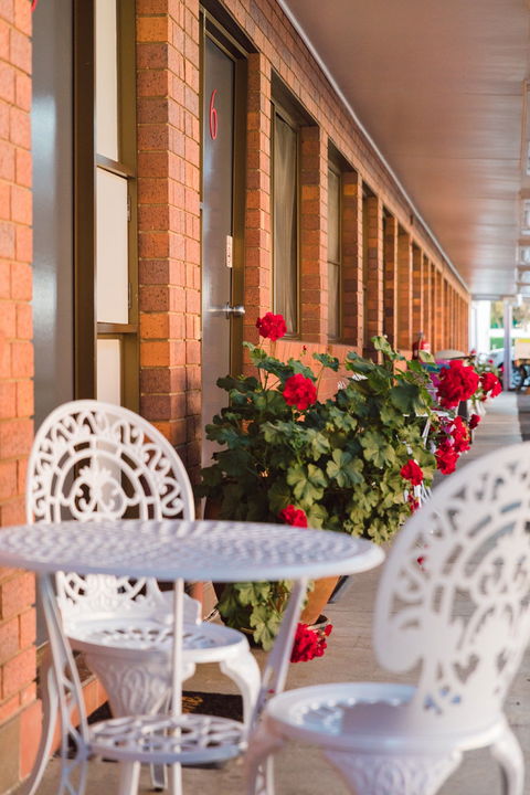 Country Pathfinder Motor Inn - Accommodation Bookings 1
