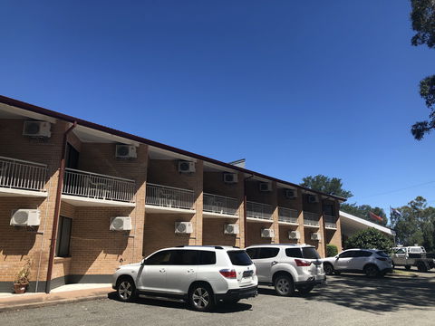 Charbonnier Hallmark - Accommodation Bookings 1