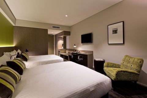 The Glen Hotel & Suites - Accommodation Bookings 2