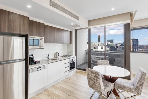 Meriton Suites Church Street, Parramatta - Accommodation Bookings 5