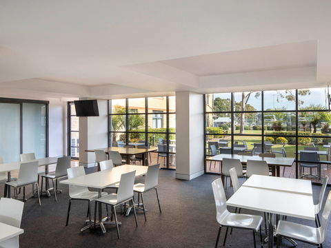 Mercure Sydney Blacktown - Accommodation Bookings 16