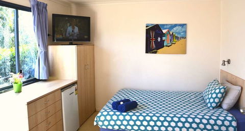 Vitrinite Village of Middlemount - Accommodation Bookings 4