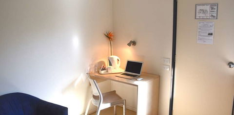 Vitrinite Village of Middlemount - Accommodation Bookings 7