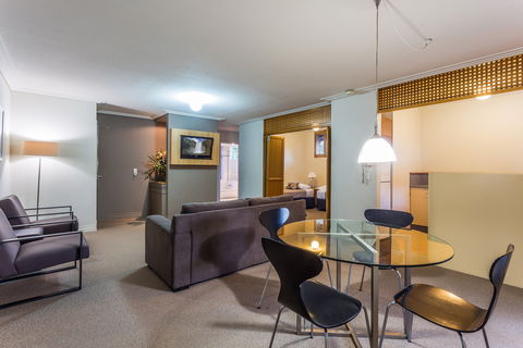 The Airport International Motel - Accommodation Bookings 6