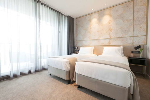 Skye Suites Green Square - Accommodation Bookings 6