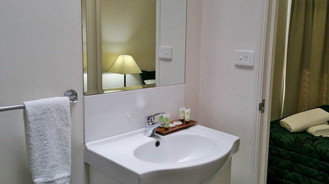 Port Denison Motor Inn - Accommodation Bookings 7