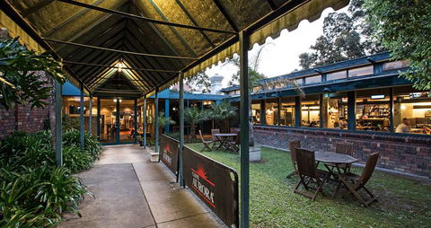 Burvale Hotel - Accommodation Bookings 8