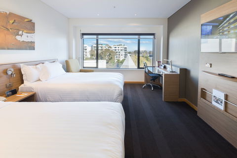 Crowne Plaza Canberra - Accommodation Bookings 6