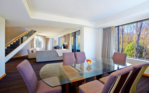 Crowne Plaza Canberra - Accommodation Bookings 13