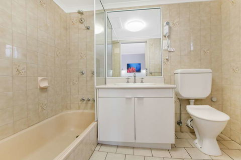 Comfort Inn Cairns City - Accommodation Bookings 7