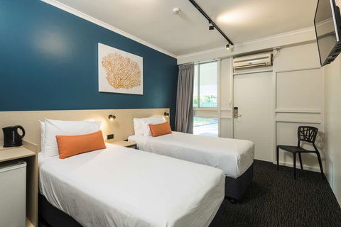 Nightcap At Edge Hill Tavern - Accommodation Bookings 4