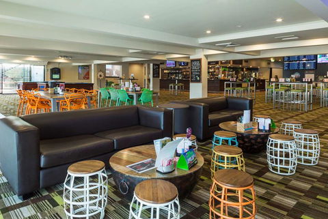 Nightcap At Edge Hill Tavern - Accommodation Bookings 10