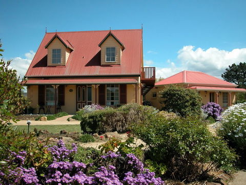 Swansea Cottages - Accommodation Bookings 0