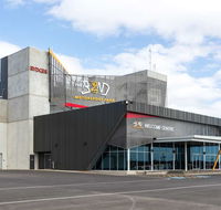Rydges Pit Lane Hotel