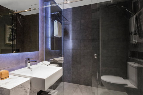 Gambaro Hotel - Accommodation Bookings 2