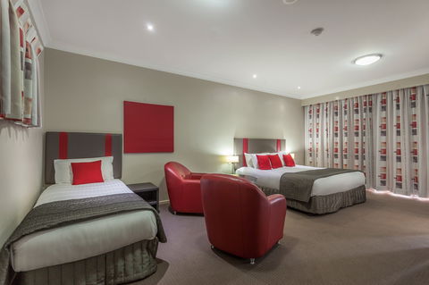 Platinum International - Accommodation Bookings 0