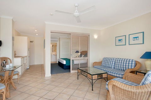 Macrossan House Boutique Holidays Apts - Accommodation Bookings 2
