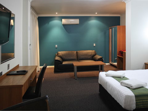 Ibis Styles Broken Hill - Accommodation Bookings 0