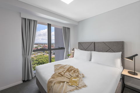 Meriton Suites Adelaide Street, Brisbane - Accommodation Bookings 0