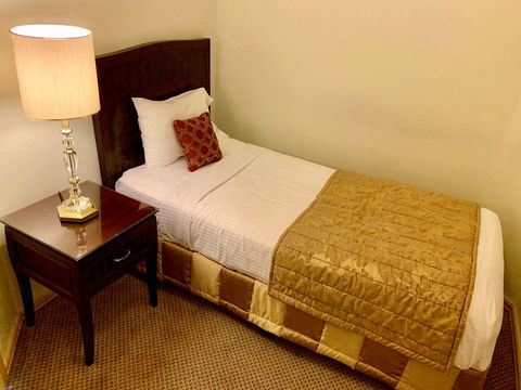 Royal Albert Hotel - Accommodation Bookings 2