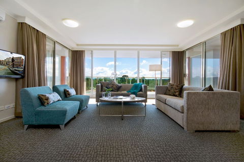 Pacific Suites Canberra - Accommodation Bookings 1