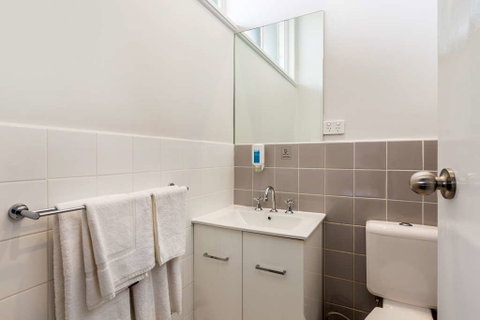 Nightcap at Ashley Hotel - Accommodation Bookings 1