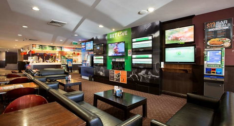 Nightcap at Ashley Hotel - Accommodation Bookings 4