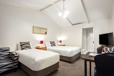 Quality Hotel Lakeside - Accommodation Bookings 6