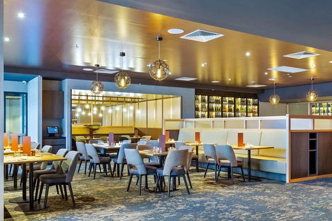 Quality Hotel Lakeside - Accommodation Bookings 10