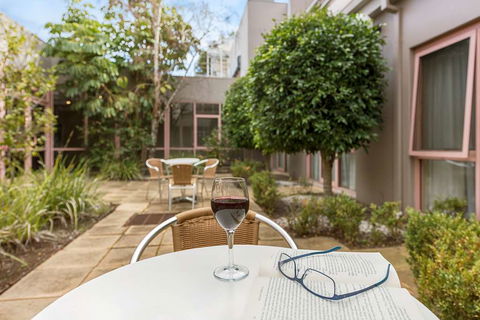 Kimberley Gardens Hotel, Serviced Apts - Accommodation Bookings 1