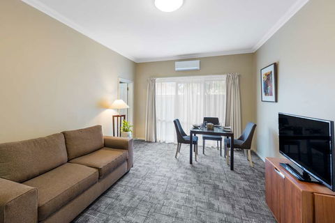 Kimberley Gardens Hotel, Serviced Apts - Accommodation Bookings 9