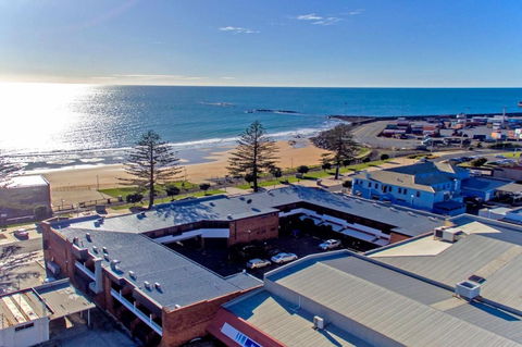 Beachfront Voyager Motor Inn - Accommodation Bookings 0