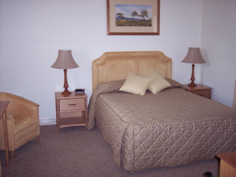 Ross Motel & Caravan Park - Accommodation Bookings 1