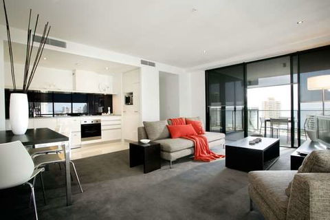 Mantra Circle On Cavill - Accommodation Bookings 2